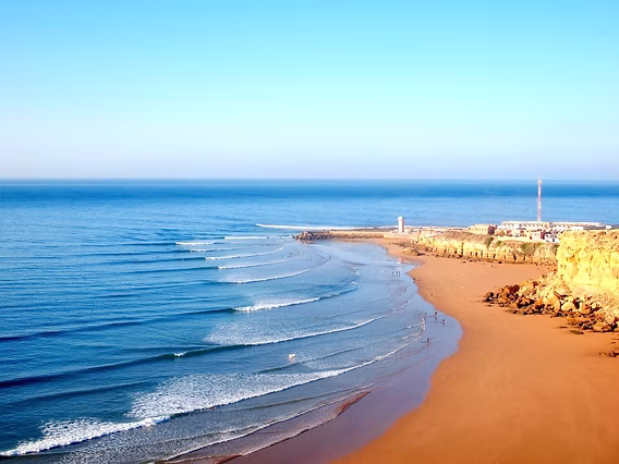 Beginner Surfing in Imsouane: Essential Tips That Work | Morocco 2025 2 Beginner Surfing in Imsouane: Essential Tips That Work | Morocco 2025